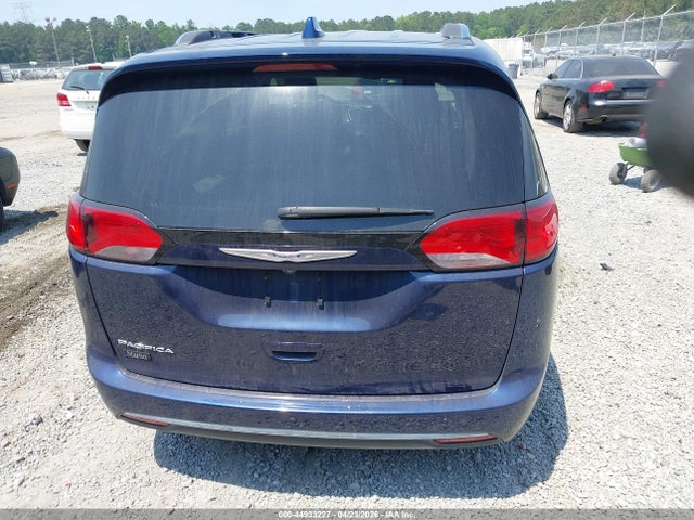 Chrysler Pacifica Touring L