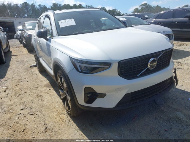 Salvage Volvo XC40 Image