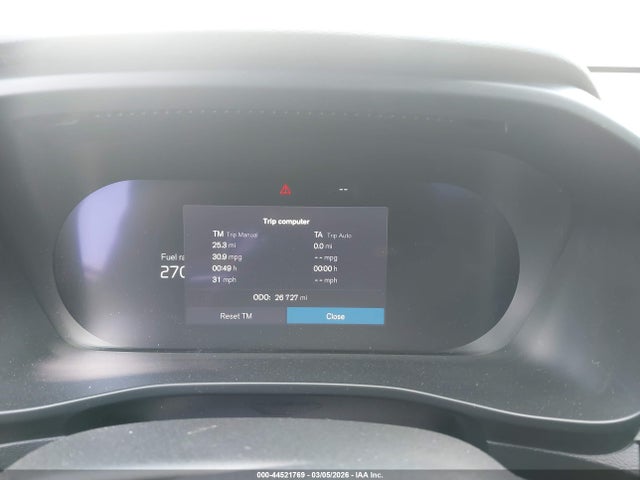 Volvo XC40 B5 Plus Dark Theme