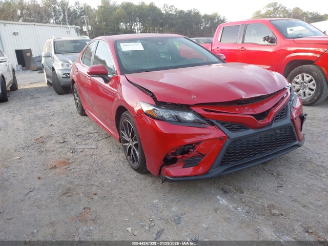 Salvage Toyota Camry Image