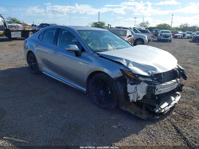 Salvage Toyota Camry Image