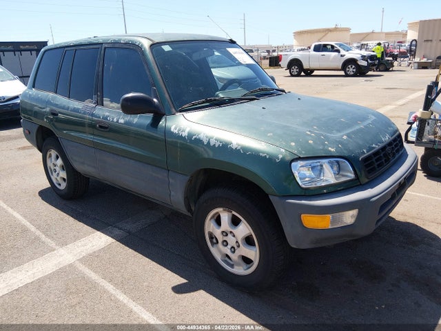 Salvage Toyota RAV4 Image