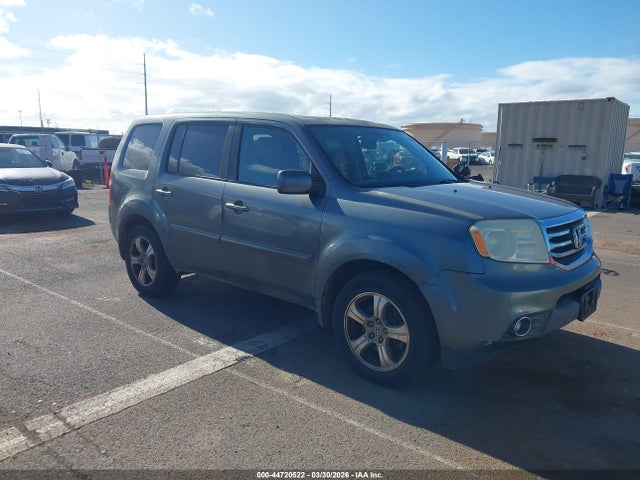 Salvage Honda Pilot Image