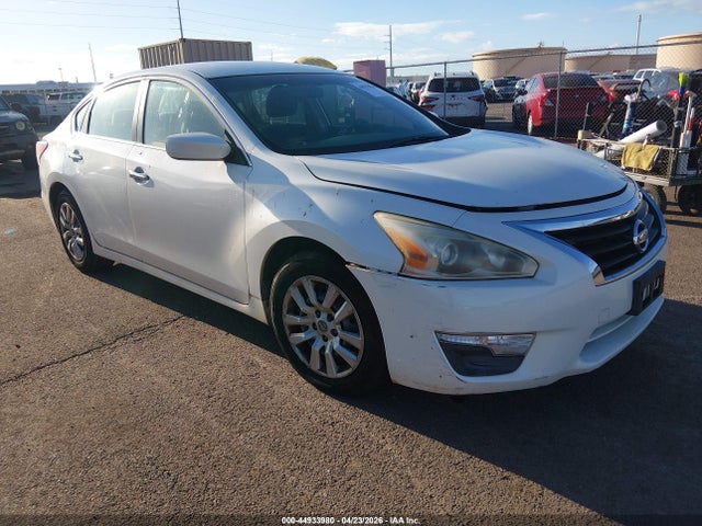 Salvage Nissan Altima Image