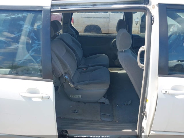 Toyota Sienna Le