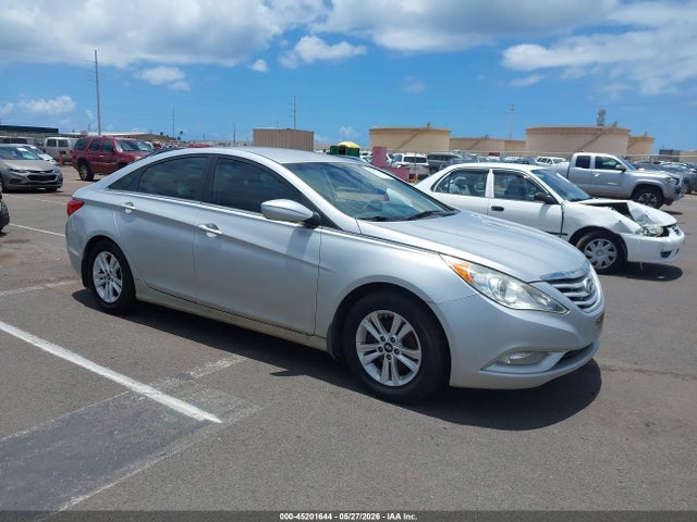 Salvage Hyundai SONATA Image