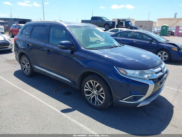 Salvage Mitsubishi Outlander Image