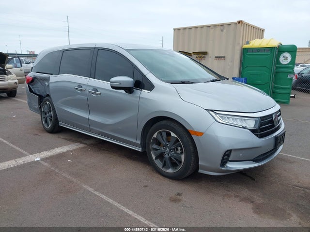 Salvage Honda Odyssey Image