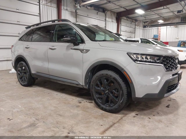 Salvage Kia Sorento Image
