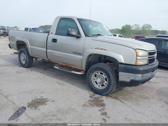 Salvage Chevrolet Silverado 2500 Image