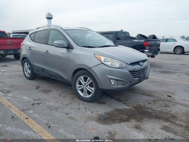 Salvage Hyundai TUCSON Image
