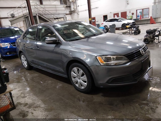 Salvage Volkswagen Jetta Image