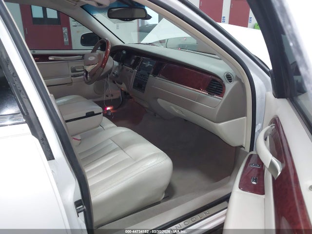 Lincoln Towncar Signature