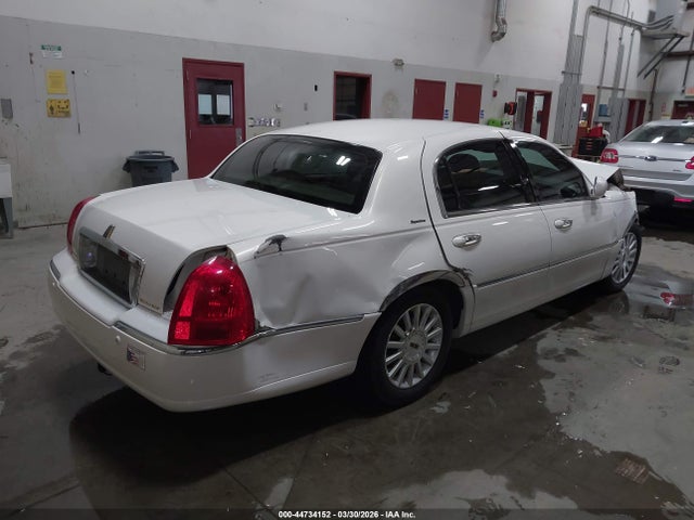Lincoln Towncar Signature