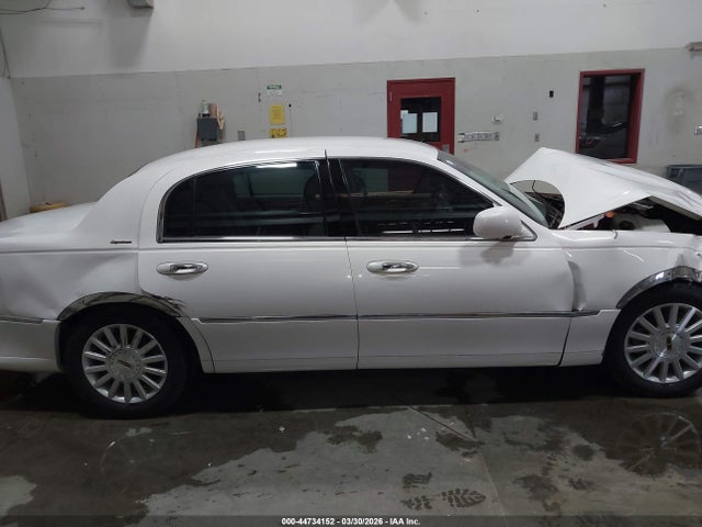 Lincoln Towncar Signature