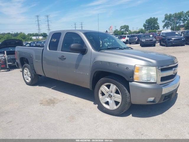 Salvage Chevrolet Silverado 1500 Image