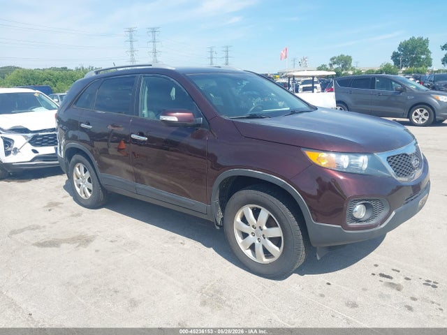 Salvage Kia Sorento Image