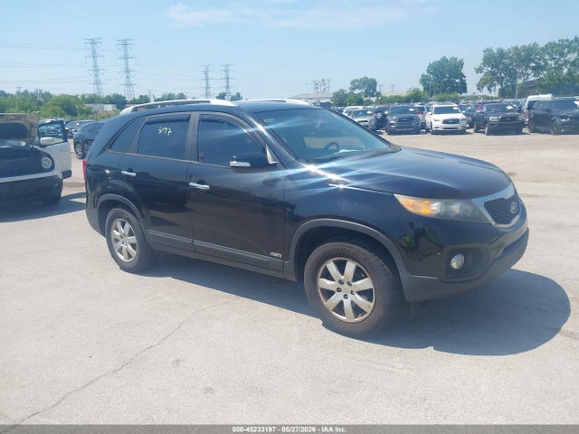Salvage Kia Sorento Image