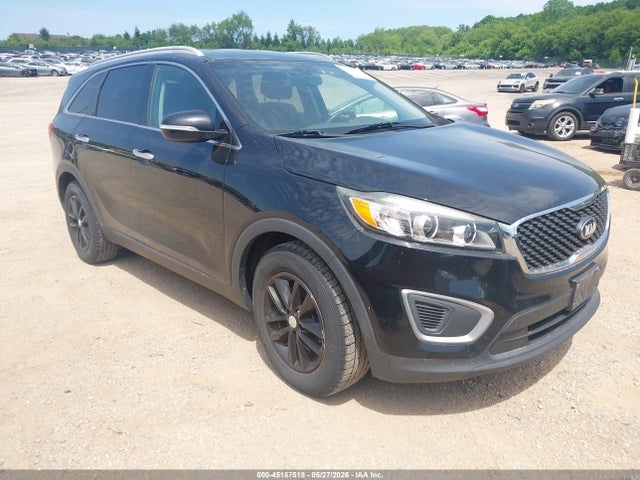 Salvage Kia Sorento Image