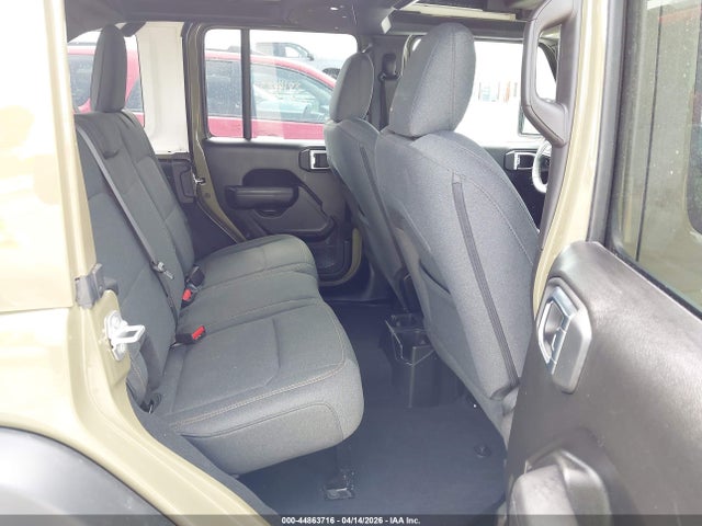 Jeep Wrangler 4-door Summit 4x4