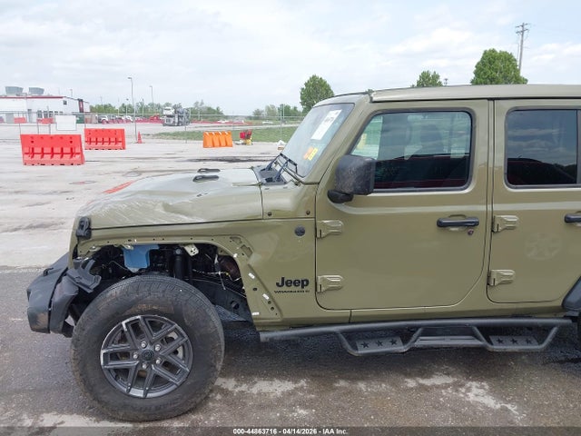 Jeep Wrangler 4-door Summit 4x4
