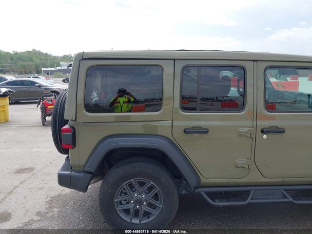 Jeep Wrangler 4-door Summit 4x4