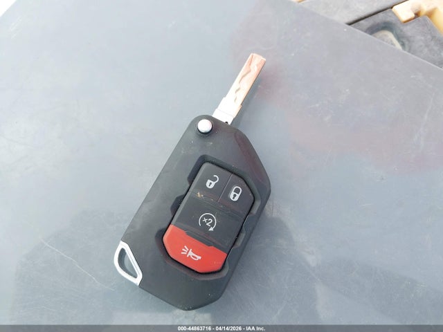 Jeep Wrangler 4-door Summit 4x4