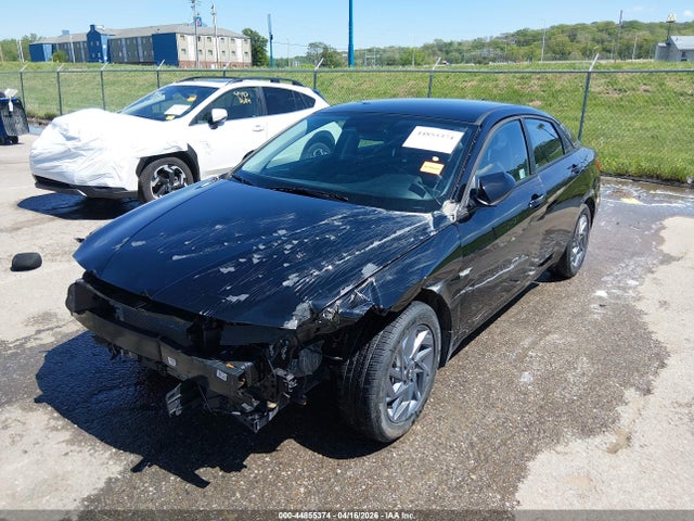 Hyundai ELANTRA Blue