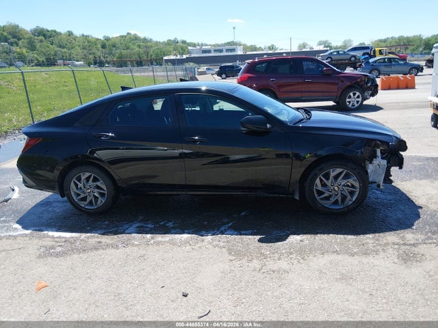 Hyundai ELANTRA Blue
