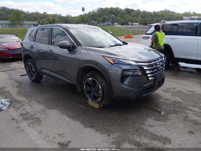 Salvage Nissan Rogue Image