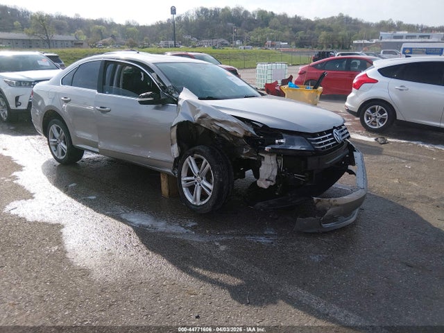 Salvage Volkswagen Passat Image