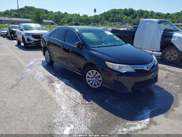 Salvage Toyota Camry Image
