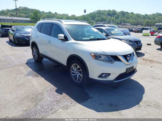 Salvage Nissan Rogue Image
