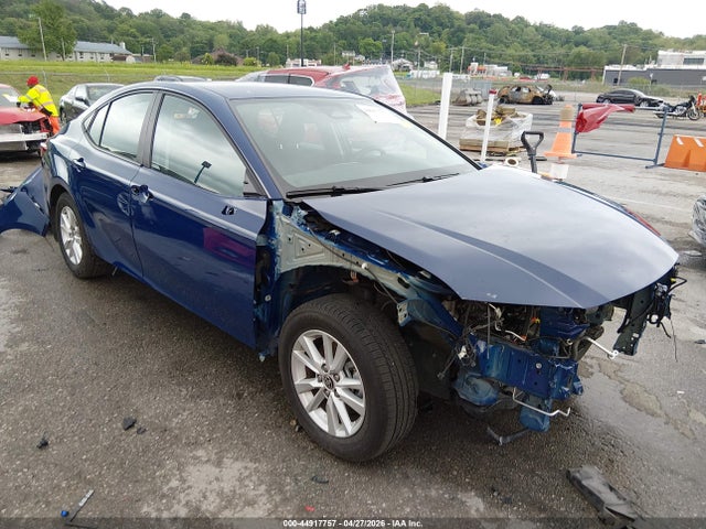 Salvage Toyota Camry Image