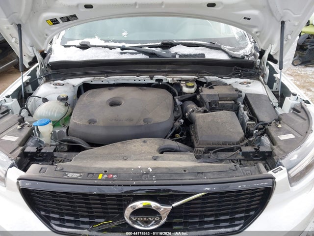 Volvo XC40 T5 R-design