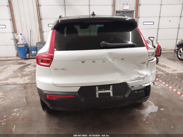 Volvo XC40 T5 R-design