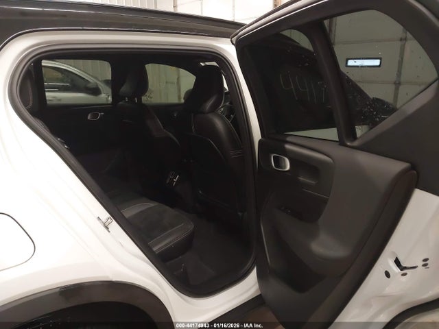 Volvo XC40 T5 R-design