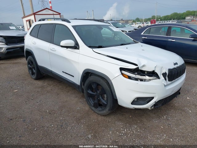Salvage Jeep Cherokee Image