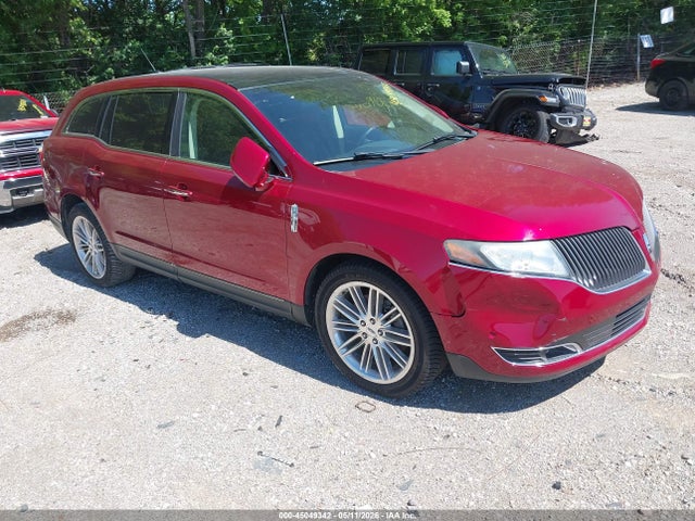 Salvage Lincoln MKT Image