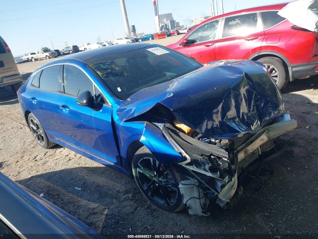 Salvage Kia K5 Image