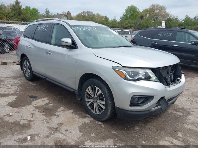 Salvage Nissan Pathfinder Image