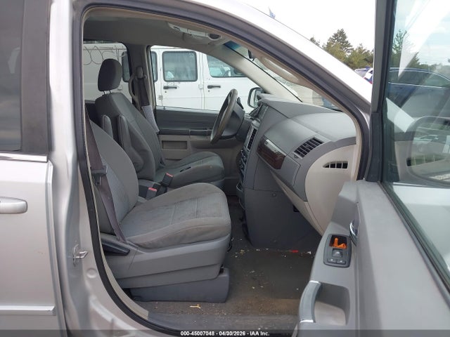 Chrysler Town & Country Lx