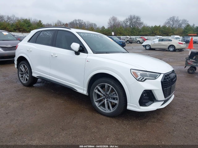 Salvage Audi Q3 Image