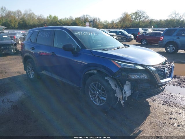 Salvage Nissan Rogue Image