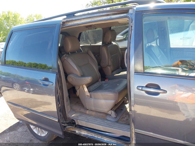 Toyota Sienna Xle