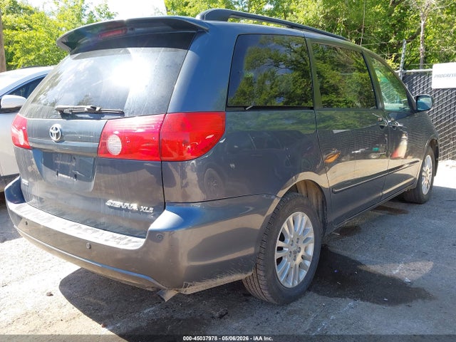 Toyota Sienna Xle