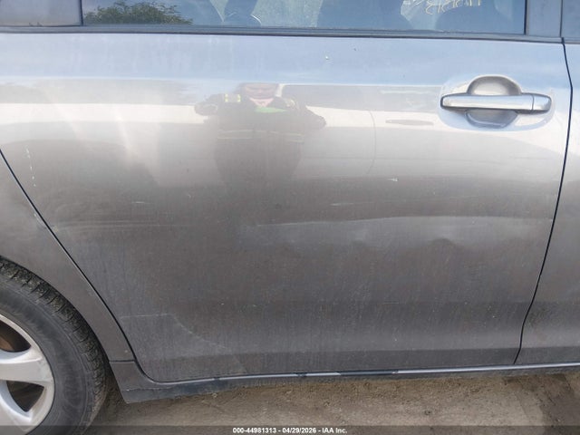 Toyota Sienna Le V6