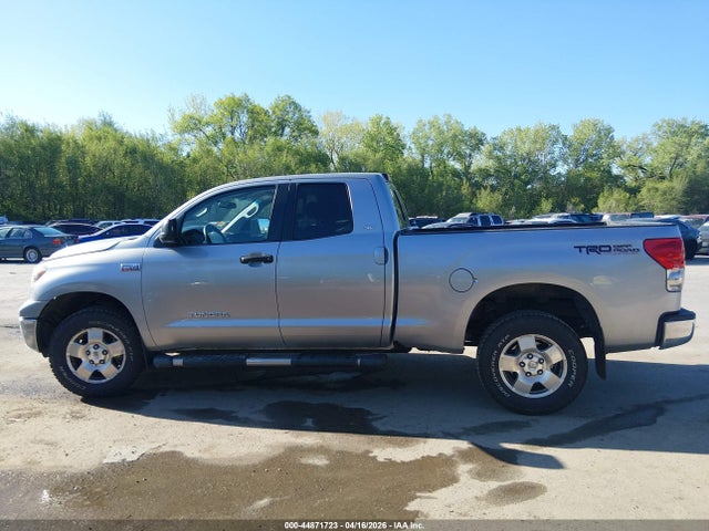 Toyota Tundra Sr5 5.7l V8