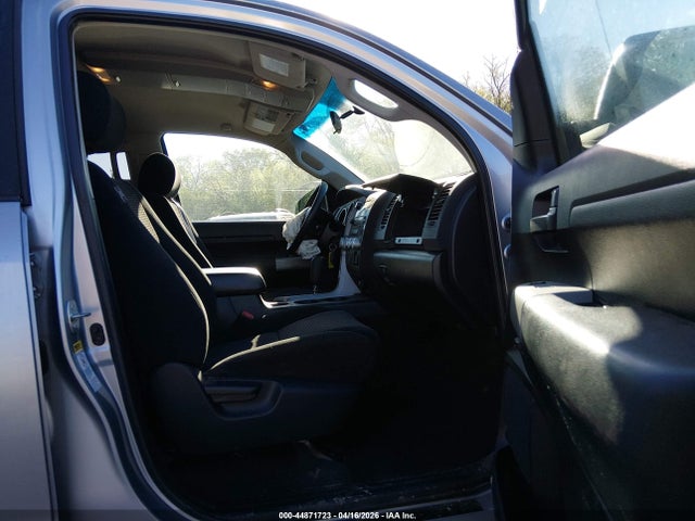 Toyota Tundra Sr5 5.7l V8