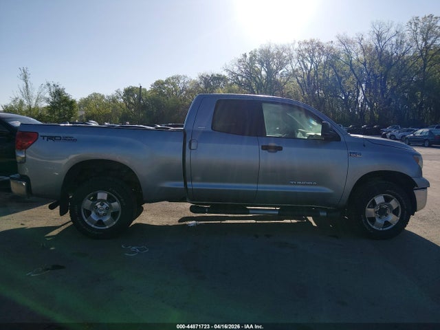 Toyota Tundra Sr5 5.7l V8